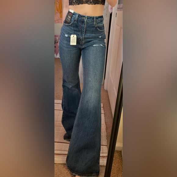 NWT Levi’s 70’s High Flare - Picture 5 of 15
